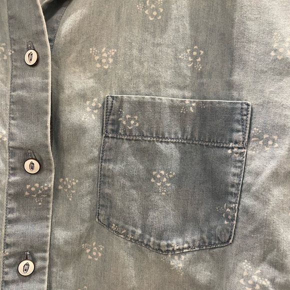 Uniqlo - button down shirt / size: M / washed light blue / white floral - Picture 7 of 8